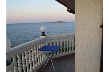 Bulgārija Privát Černomorec, Eksterjers